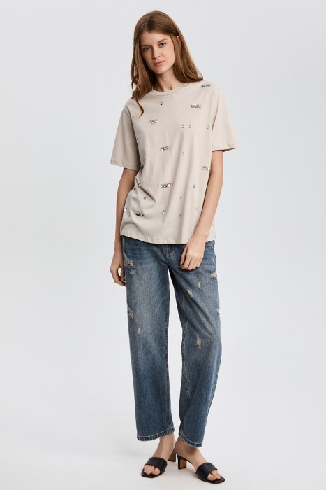 футболка с декором от бренда снежная королева вид слева