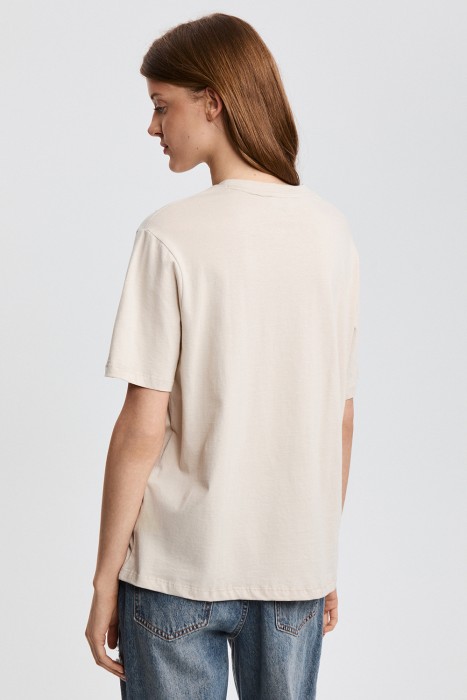 футболка с декором по цене 2040 руб вид справа