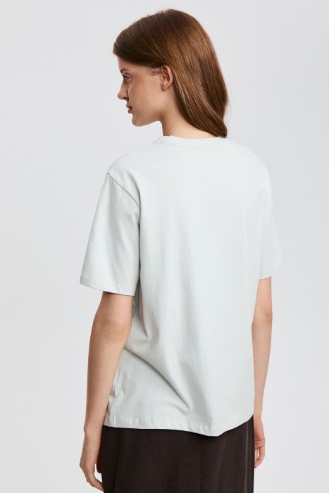 футболка с декором по цене 1500 руб вид справа