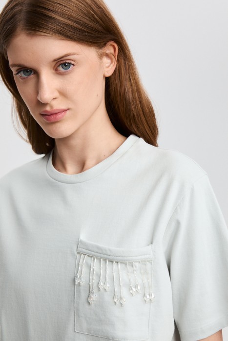 футболка с декором из россии вид сбоку