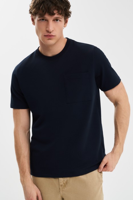 футболка с кармашком от бренда снежная королева вид слева