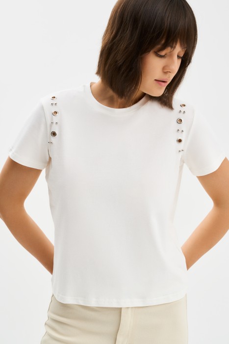 футболка с люверсами от бренда снежная королева вид слева