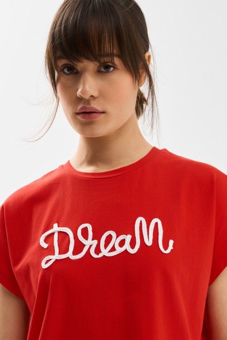 футболка с надписью от бренда снежная королева вид слева