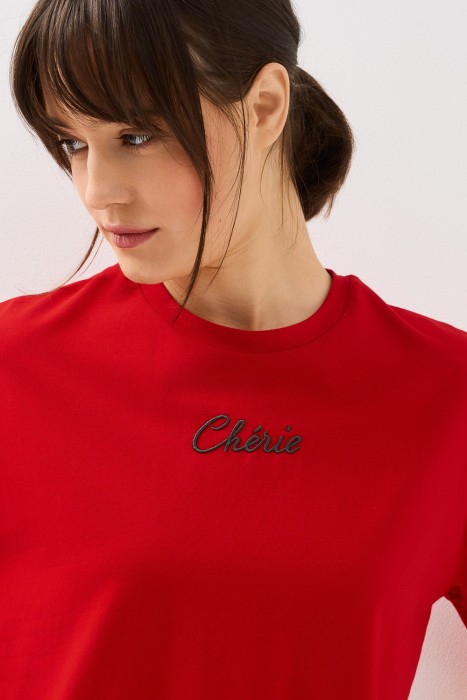 футболка с надписью от бренда снежная королева вид слева