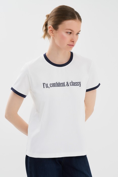 футболка с надписью от бренда снежная королева вид слева