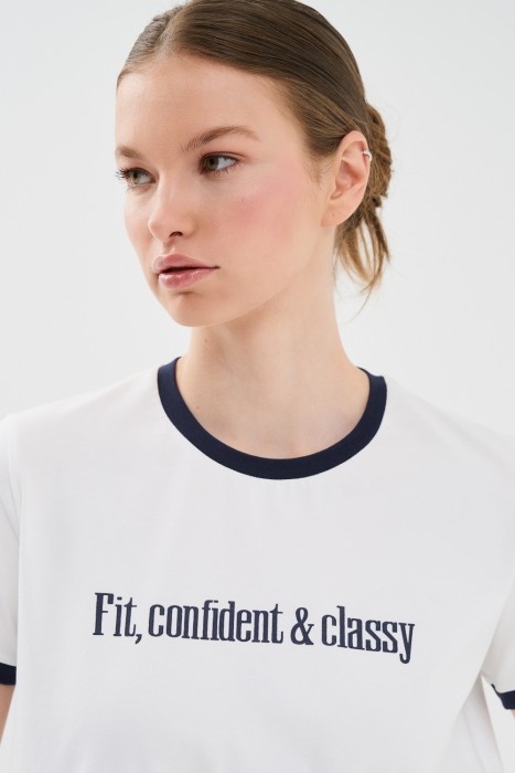 футболка с надписью из россии вид сбоку