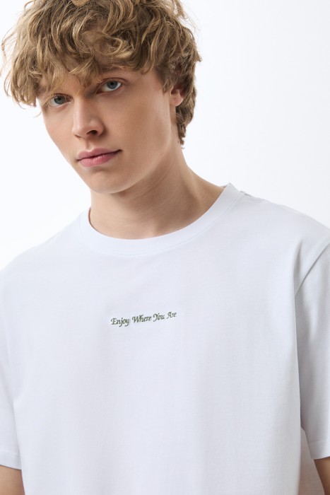 футболка с надписью из россии вид сбоку