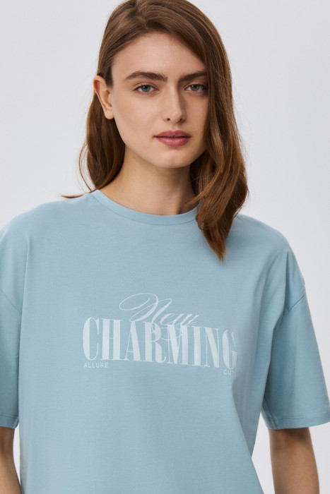 футболка с надписью из россии вид сбоку