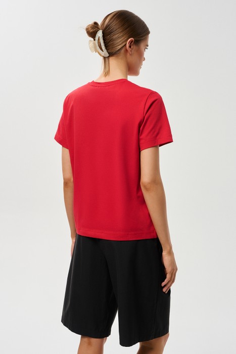 футболка с надписью по цене 1300 руб вид справа