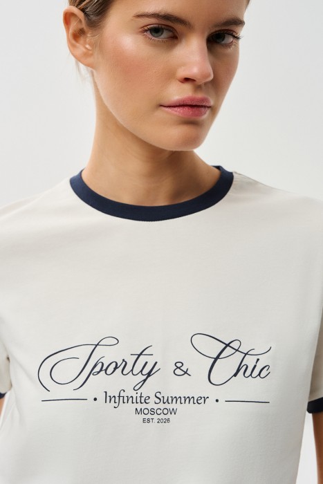 футболка с надписью из россии вид сбоку