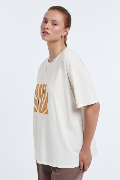 футболка с принтом от бренда снежная королева вид слева