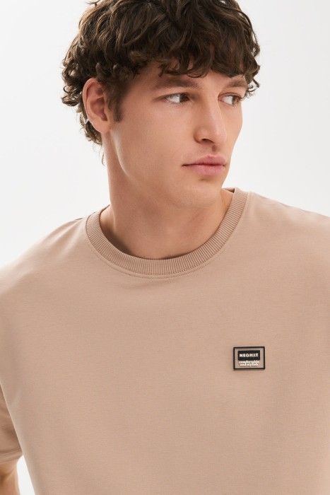 футболка с принтом из россии вид сбоку