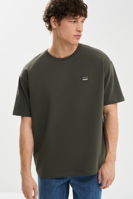 футболка с принтом от бренда снежная королева вид слева