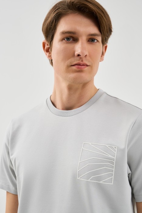 футболка с принтом от бренда снежная королева вид слева