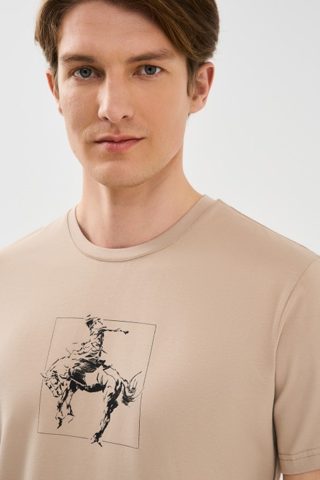 футболка с принтом от бренда снежная королева вид слева