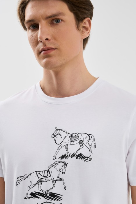 футболка с принтом от бренда снежная королева вид слева