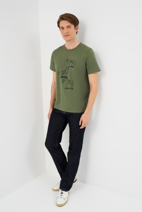 футболка с принтом от бренда снежная королева вид слева