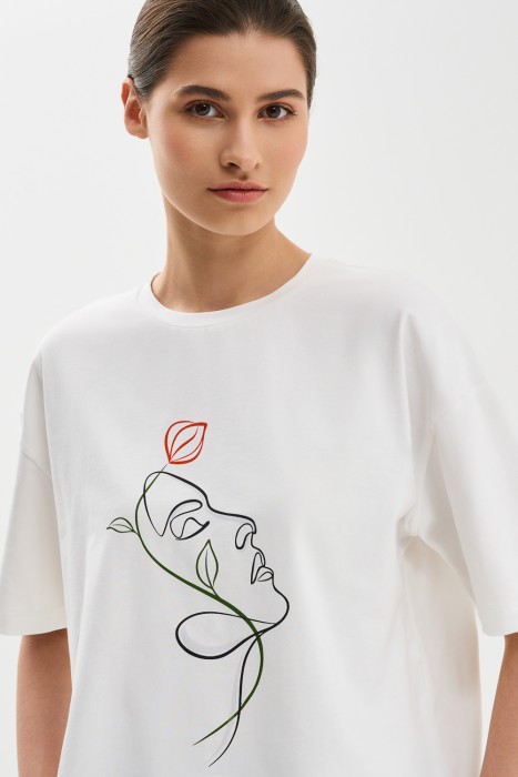 футболка с принтом от бренда снежная королева вид слева