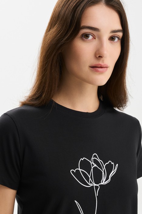 футболка с принтом из россии вид сбоку