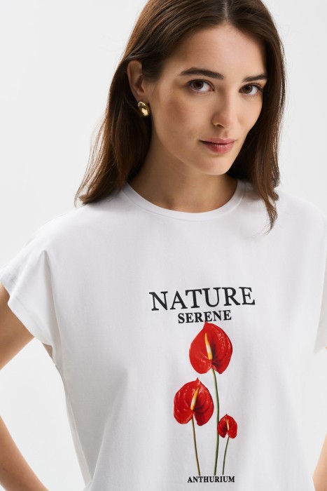 футболка с принтом от бренда снежная королева вид слева