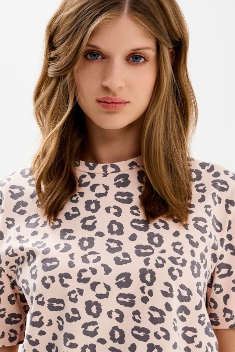 футболка с принтом по цене 800 руб вид справа