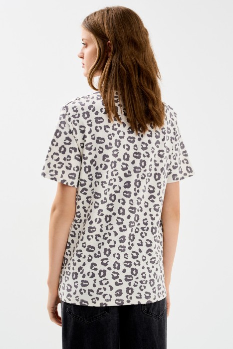 футболка с принтом по цене 800 руб вид справа