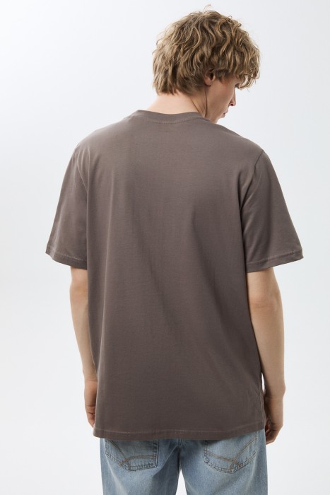 футболка с принтом по цене 1670 руб вид справа