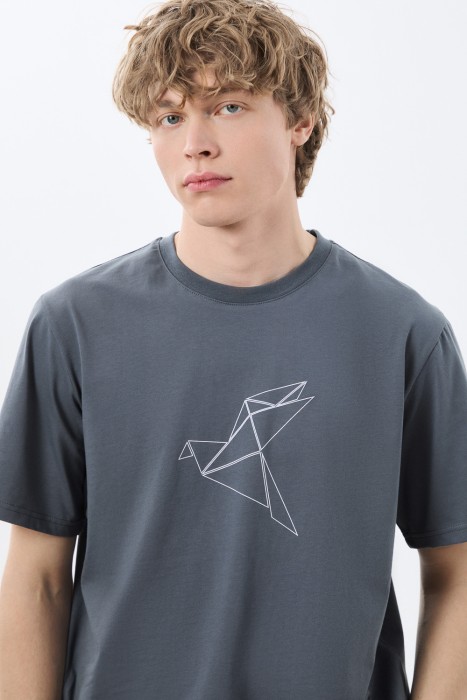 футболка с принтом из россии вид сбоку