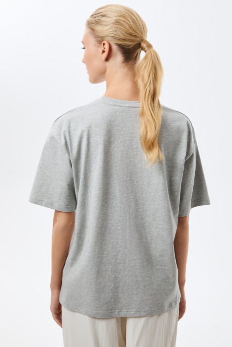 футболка с принтом по цене 1560 руб вид справа