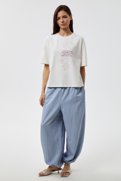 футболка с принтом от бренда снежная королева вид слева