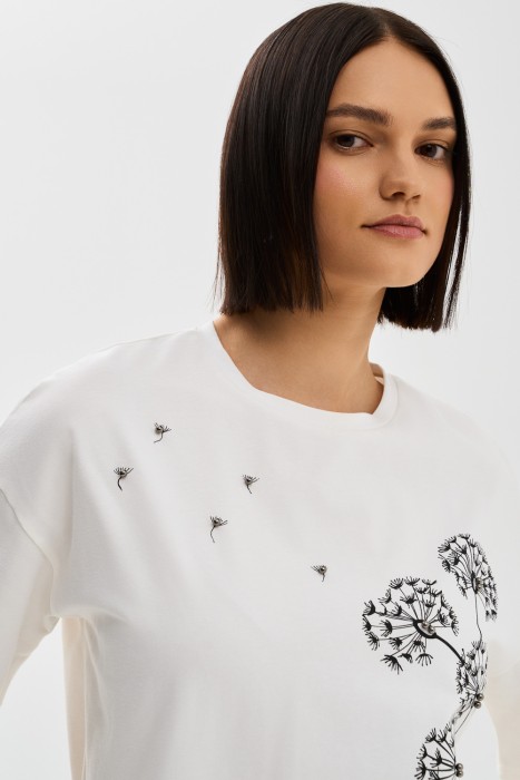 футболка с принтом от бренда снежная королева вид слева