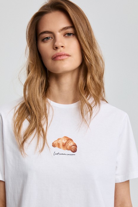 футболка с принтом из россии вид сбоку