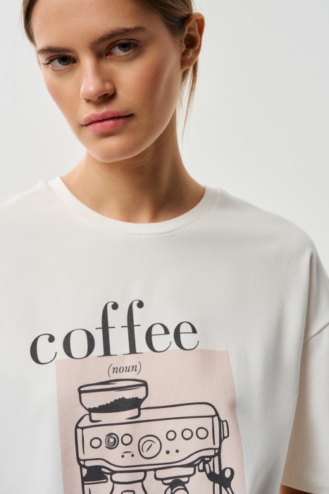 футболка с принтом по цене 2040 руб вид справа