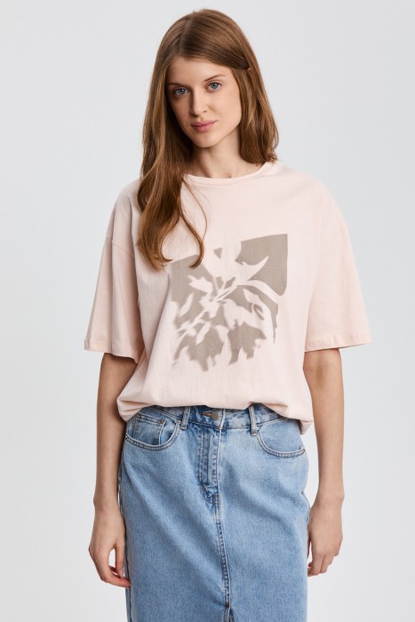 футболка с принтом от бренда снежная королева вид слева