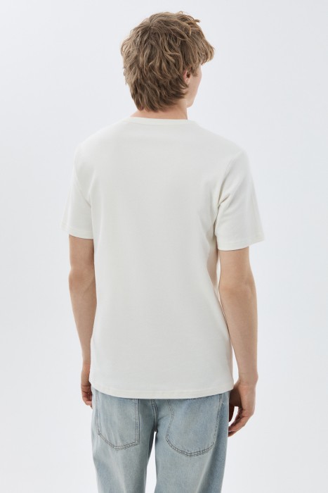 футболка с пуговицами по цене 1670 руб вид справа