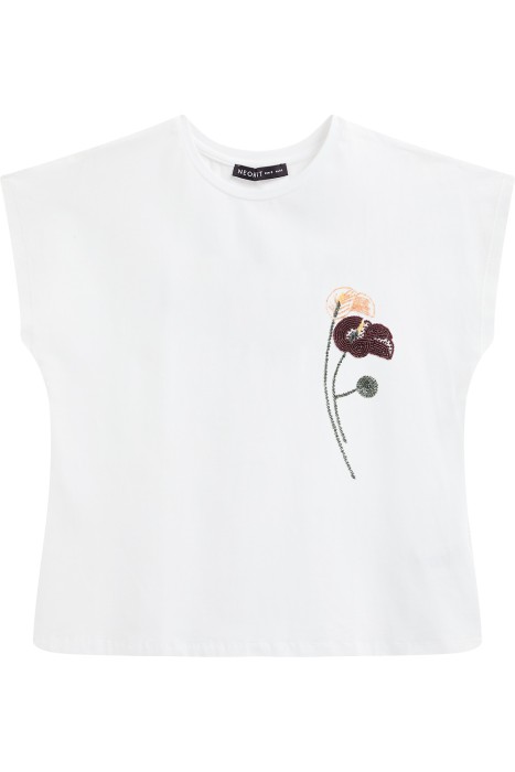 футболка с вышивкой из россии вид сбоку