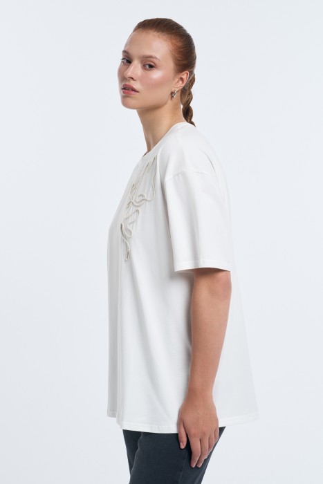 футболка с вышивкой по цене 1210 руб вид справа