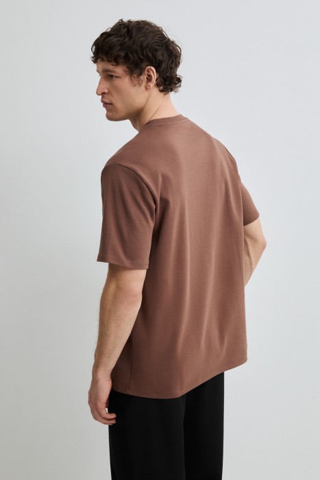 футболка с вышивкой по цене 1670 руб вид справа