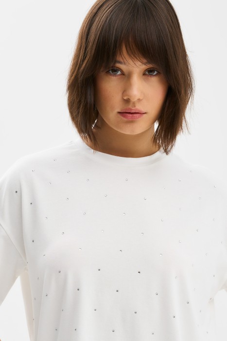 футболка со стразами от бренда снежная королева вид слева