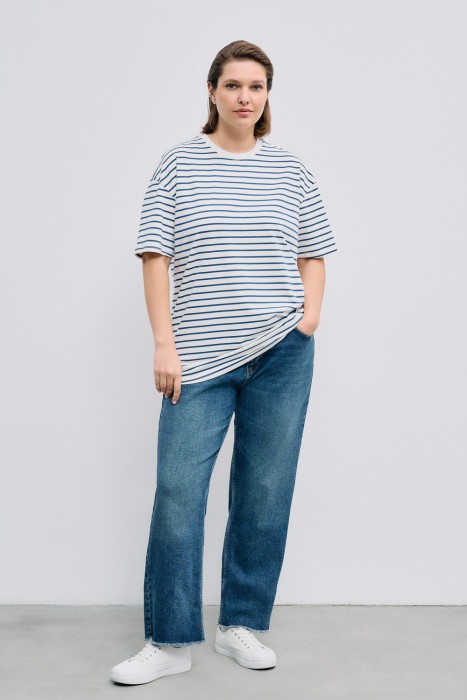 футболка в полоску от бренда снежная королева вид слева