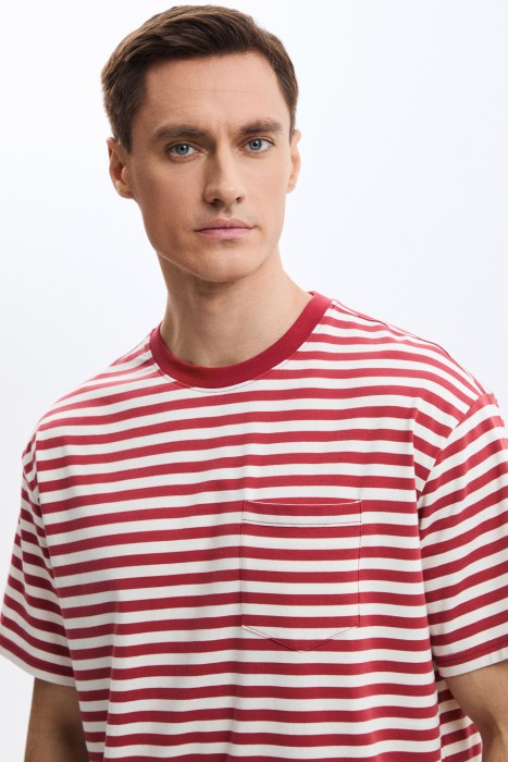 футболка в полоску из россии вид сбоку