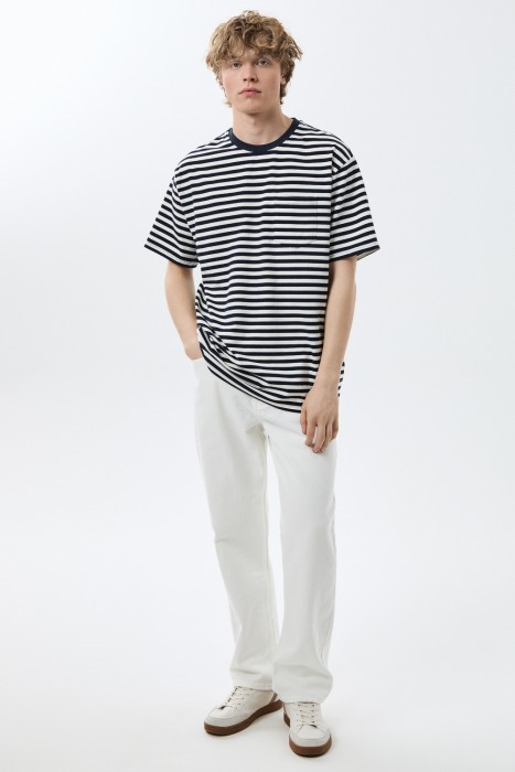 футболка в полоску от бренда снежная королева вид слева