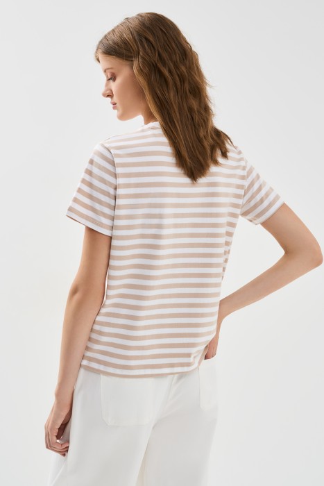 футболка в полоску по цене 750 руб вид справа