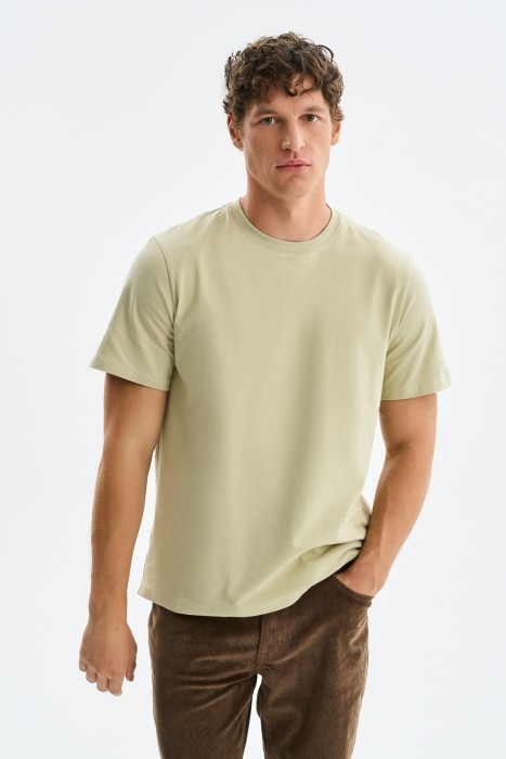 футболка от бренда снежная королева вид слева