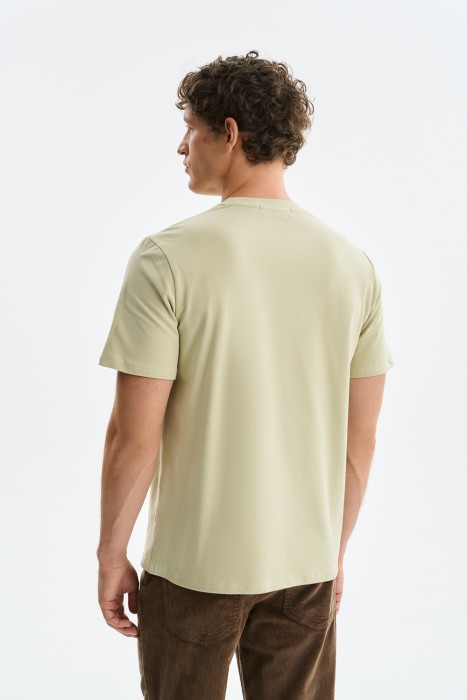 футболка по цене 630 руб вид справа