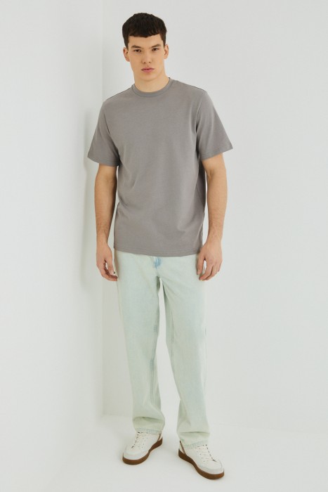 футболка от бренда снежная королева вид слева