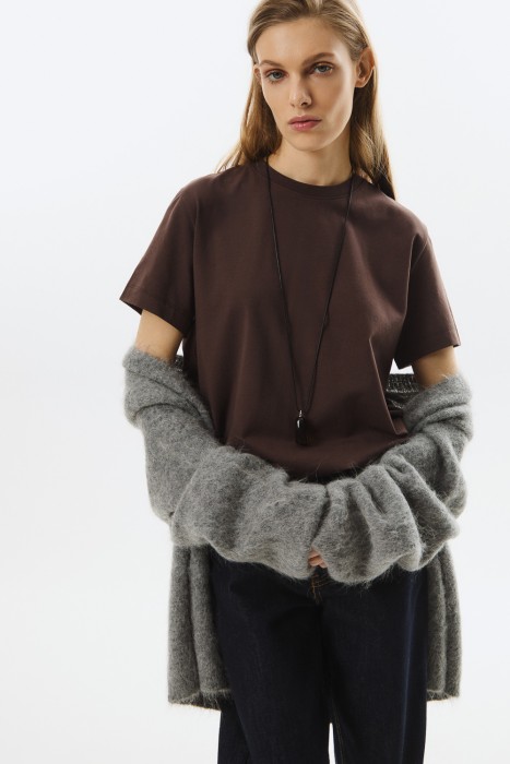 футболка из россии вид сбоку