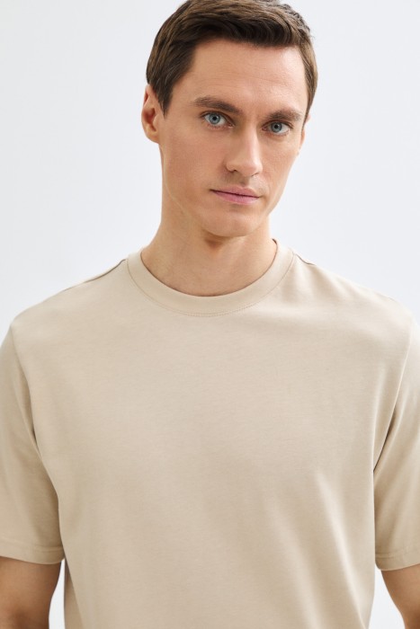 футболка по цене 1330 руб вид справа