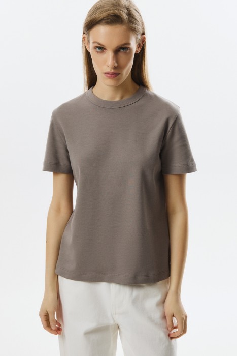 футболка от бренда снежная королева вид слева