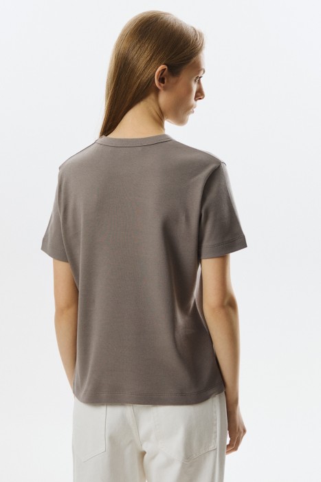 футболка по цене 1200 руб вид справа